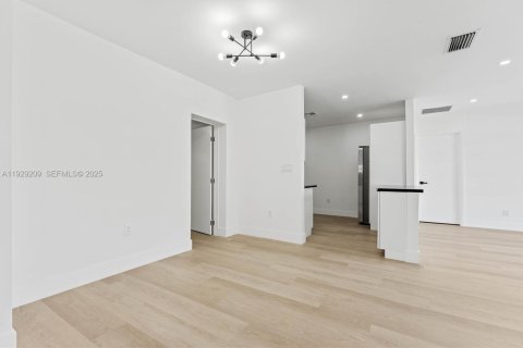 Villa ou maison à louer à Sunrise, Floride: 3 chambres, 128.48 m2 № 1990729 - photo 14