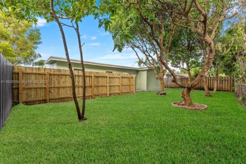 Villa ou maison à louer à Sunrise, Floride: 3 chambres, 128.48 m2 № 1990729 - photo 18