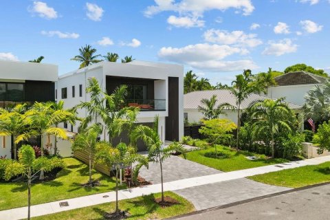 Casa en venta en Fort Lauderdale, Florida, 4 dormitorios, 353.12 m2 № 1926356 - foto 1