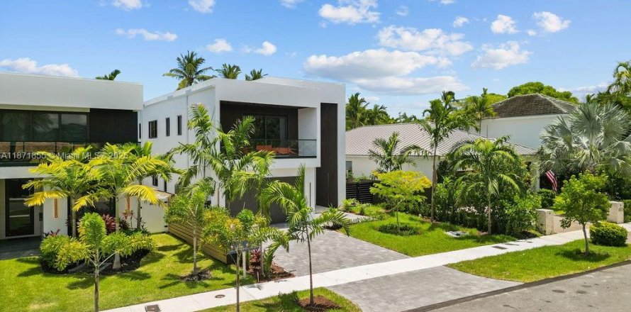 Casa en Fort Lauderdale, Florida 4 dormitorios, 353.12 m2 № 1926356