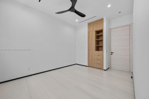 Casa en venta en Fort Lauderdale, Florida, 4 dormitorios, 353.12 m2 № 1926356 - foto 26