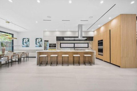 Casa en venta en Fort Lauderdale, Florida, 4 dormitorios, 353.12 m2 № 1926356 - foto 12