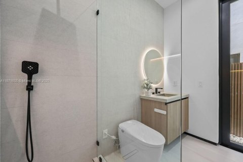 Casa en venta en Fort Lauderdale, Florida, 4 dormitorios, 353.12 m2 № 1926356 - foto 24