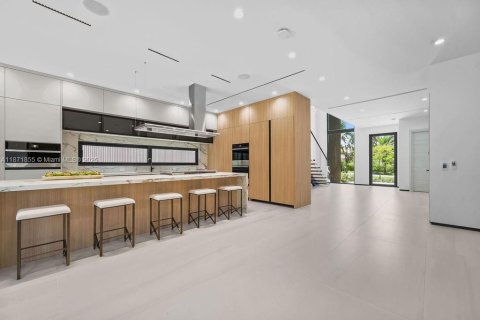 Casa en venta en Fort Lauderdale, Florida, 4 dormitorios, 353.12 m2 № 1926356 - foto 13