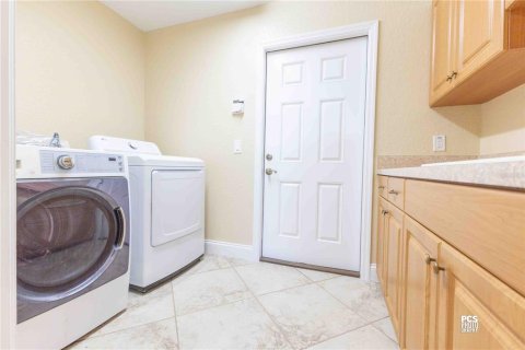 Casa en venta en Oxford, Florida, 4 dormitorios, 277.87 m2 № 1873158 - foto 27