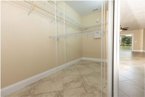 Casa en venta en Oxford, Florida, 4 dormitorios, 277.87 m2 № 1873158 - foto 16