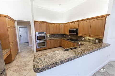 Casa en venta en Oxford, Florida, 4 dormitorios, 277.87 m2 № 1873158 - foto 9