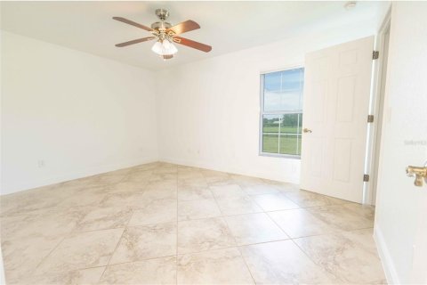 Casa en venta en Oxford, Florida, 4 dormitorios, 277.87 m2 № 1873158 - foto 21