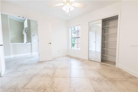 Casa en venta en Oxford, Florida, 4 dormitorios, 277.87 m2 № 1873158 - foto 13