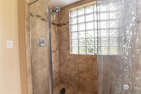 Casa en venta en Oxford, Florida, 4 dormitorios, 277.87 m2 № 1873158 - foto 19