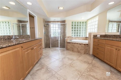 Casa en venta en Oxford, Florida, 4 dormitorios, 277.87 m2 № 1873158 - foto 17