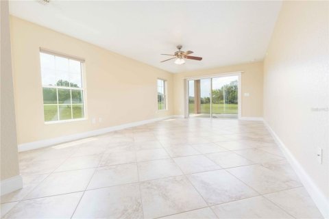 Casa en venta en Oxford, Florida, 4 dormitorios, 277.87 m2 № 1873158 - foto 14