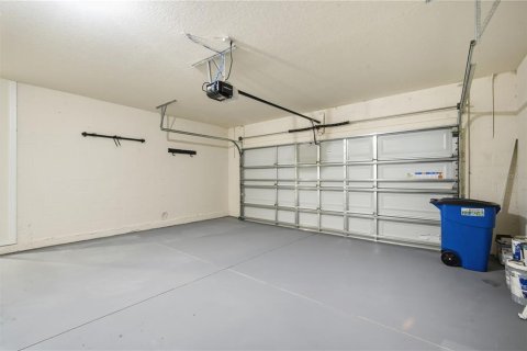 House in Wesley Chapel, Florida 4 bedrooms, 209.96 sq.m. № 2209942 - photo 13