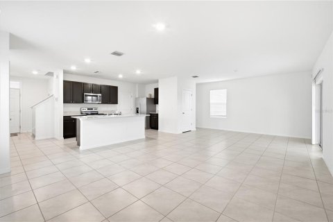 House in Wesley Chapel, Florida 4 bedrooms, 209.96 sq.m. № 2209942 - photo 10