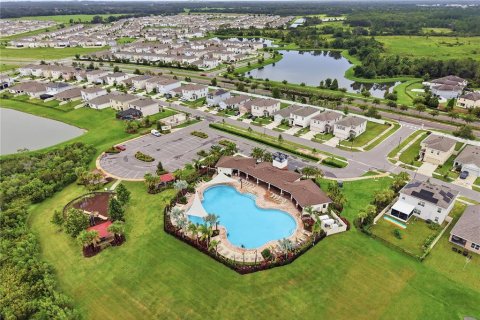 House in Wesley Chapel, Florida 4 bedrooms, 209.96 sq.m. № 2209942 - photo 29