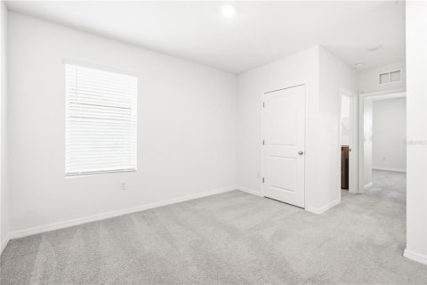 House in Wesley Chapel, Florida 4 bedrooms, 209.96 sq.m. № 2209942 - photo 14
