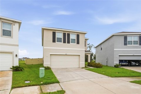 House in Wesley Chapel, Florida 4 bedrooms, 209.96 sq.m. № 2209942 - photo 3