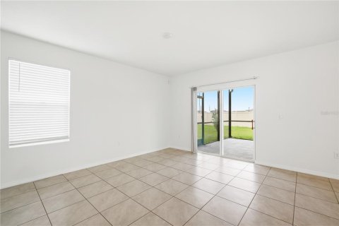 House in Wesley Chapel, Florida 4 bedrooms, 209.96 sq.m. № 2209942 - photo 11