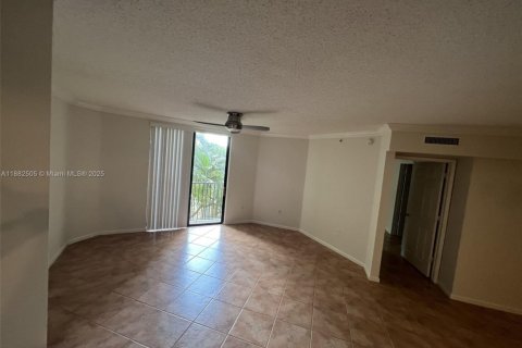 Copropriété à louer à Hollywood, Floride: 2 chambres, 106.56 m2 № 1978109 - photo 6