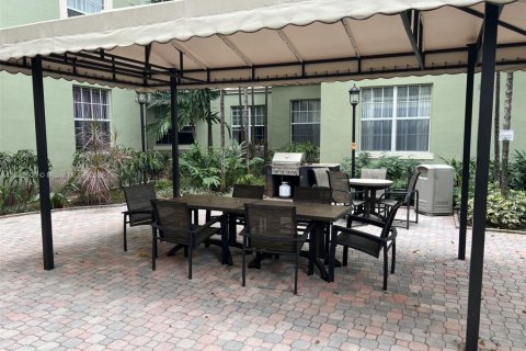 Copropriété à louer à Hollywood, Floride: 2 chambres, 106.56 m2 № 1978109 - photo 15