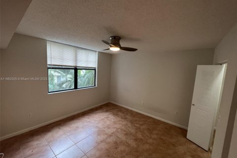 Copropriété à louer à Hollywood, Floride: 2 chambres, 106.56 m2 № 1978109 - photo 12