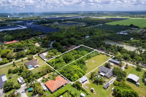 Commercial property in Homestead, Florida № 1784116 - photo 7