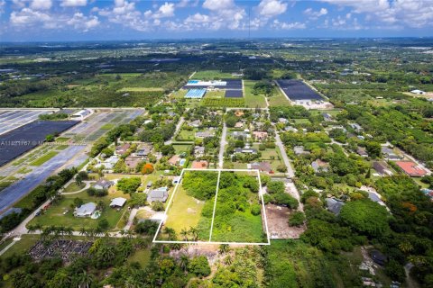 Commercial property in Homestead, Florida № 1784116 - photo 9