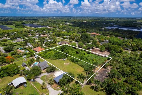 Commercial property in Homestead, Florida № 1784116 - photo 1