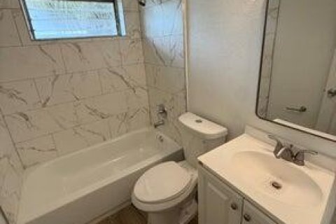 Apartment in St. Lucie, Florida 2 bedrooms, 122.91 sq.m. № 2086329 - photo 3