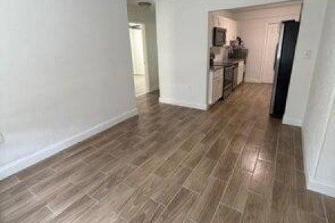 Apartment in St. Lucie, Florida 2 bedrooms, 122.91 sq.m. № 2086329 - photo 5