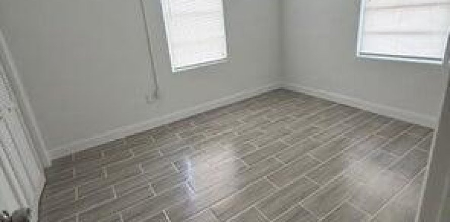 Apartment in St. Lucie, Florida 2 bedrooms, 122.91 sq.m. № 2086329