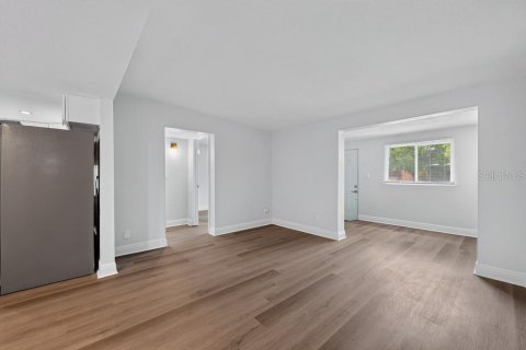 Villa ou maison à vendre à Largo, Floride: 2 chambres, 126.16 m2 № 2410584 - photo 9