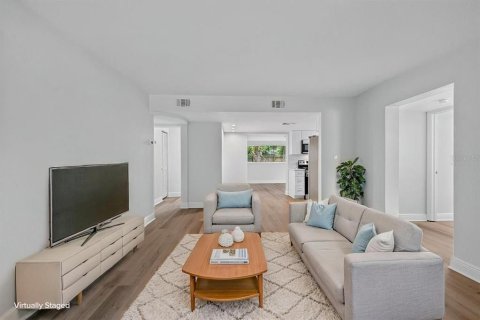Villa ou maison à vendre à Largo, Floride: 2 chambres, 126.16 m2 № 2410584 - photo 7