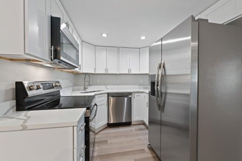 Villa ou maison à vendre à Largo, Floride: 2 chambres, 126.16 m2 № 2410584 - photo 16