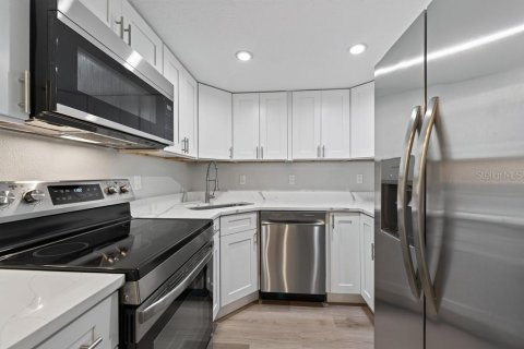 Villa ou maison à vendre à Largo, Floride: 2 chambres, 126.16 m2 № 2410584 - photo 18
