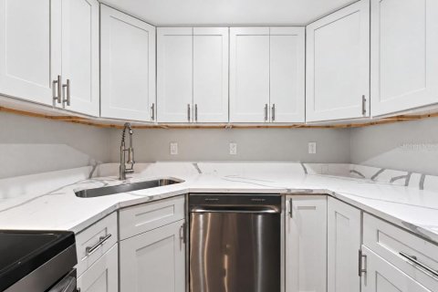 Villa ou maison à vendre à Largo, Floride: 2 chambres, 126.16 m2 № 2410584 - photo 19