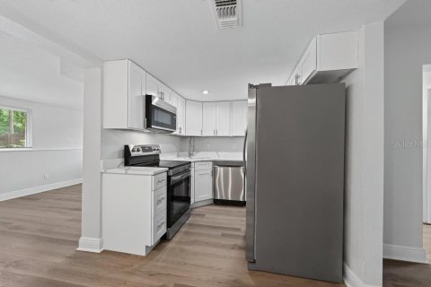 Villa ou maison à vendre à Largo, Floride: 2 chambres, 126.16 m2 № 2410584 - photo 14