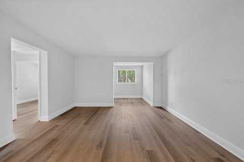 Villa ou maison à vendre à Largo, Floride: 2 chambres, 126.16 m2 № 2410584 - photo 10