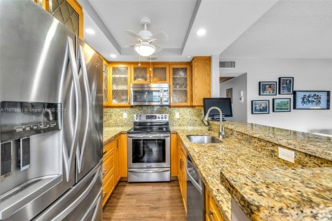 Condominio en venta en Deerfield Beach, Florida, 2 dormitorios, 76.18 m2 № 1947915 - foto 20