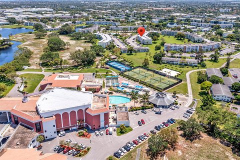 Condominio en venta en Deerfield Beach, Florida, 2 dormitorios, 76.18 m2 № 1947915 - foto 8