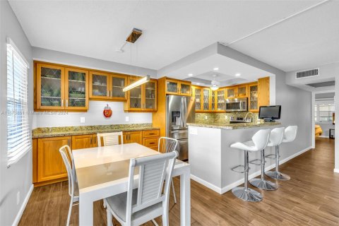 Condominio en venta en Deerfield Beach, Florida, 2 dormitorios, 76.18 m2 № 1947915 - foto 17