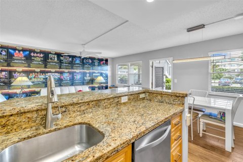 Condominio en venta en Deerfield Beach, Florida, 2 dormitorios, 76.18 m2 № 1947915 - foto 21