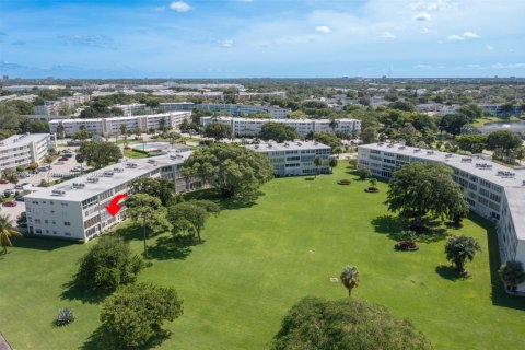 Condominio en venta en Deerfield Beach, Florida, 2 dormitorios, 76.18 m2 № 1947915 - foto 4