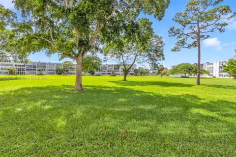 Condominio en venta en Deerfield Beach, Florida, 2 dormitorios, 76.18 m2 № 1947915 - foto 30