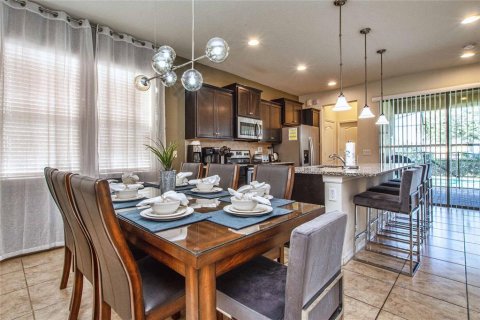 Casa en venta en Kissimmee, Florida, 5 dormitorios, 243.59 m2 № 1911433 - foto 12