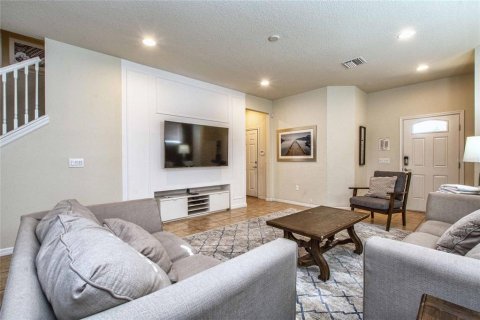 Casa en venta en Kissimmee, Florida, 5 dormitorios, 243.59 m2 № 1911433 - foto 6