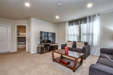 Casa en venta en Kissimmee, Florida, 5 dormitorios, 243.59 m2 № 1911433 - foto 27