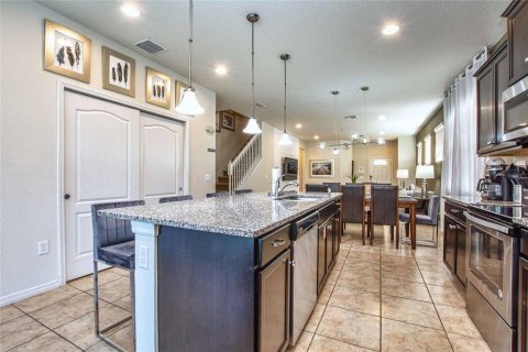 Casa en venta en Kissimmee, Florida, 5 dormitorios, 243.59 m2 № 1911433 - foto 16