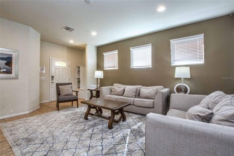 Casa en venta en Kissimmee, Florida, 5 dormitorios, 243.59 m2 № 1911433 - foto 5