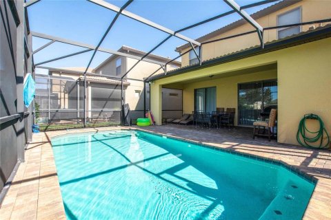 Casa en venta en Kissimmee, Florida, 5 dormitorios, 243.59 m2 № 1911433 - foto 25